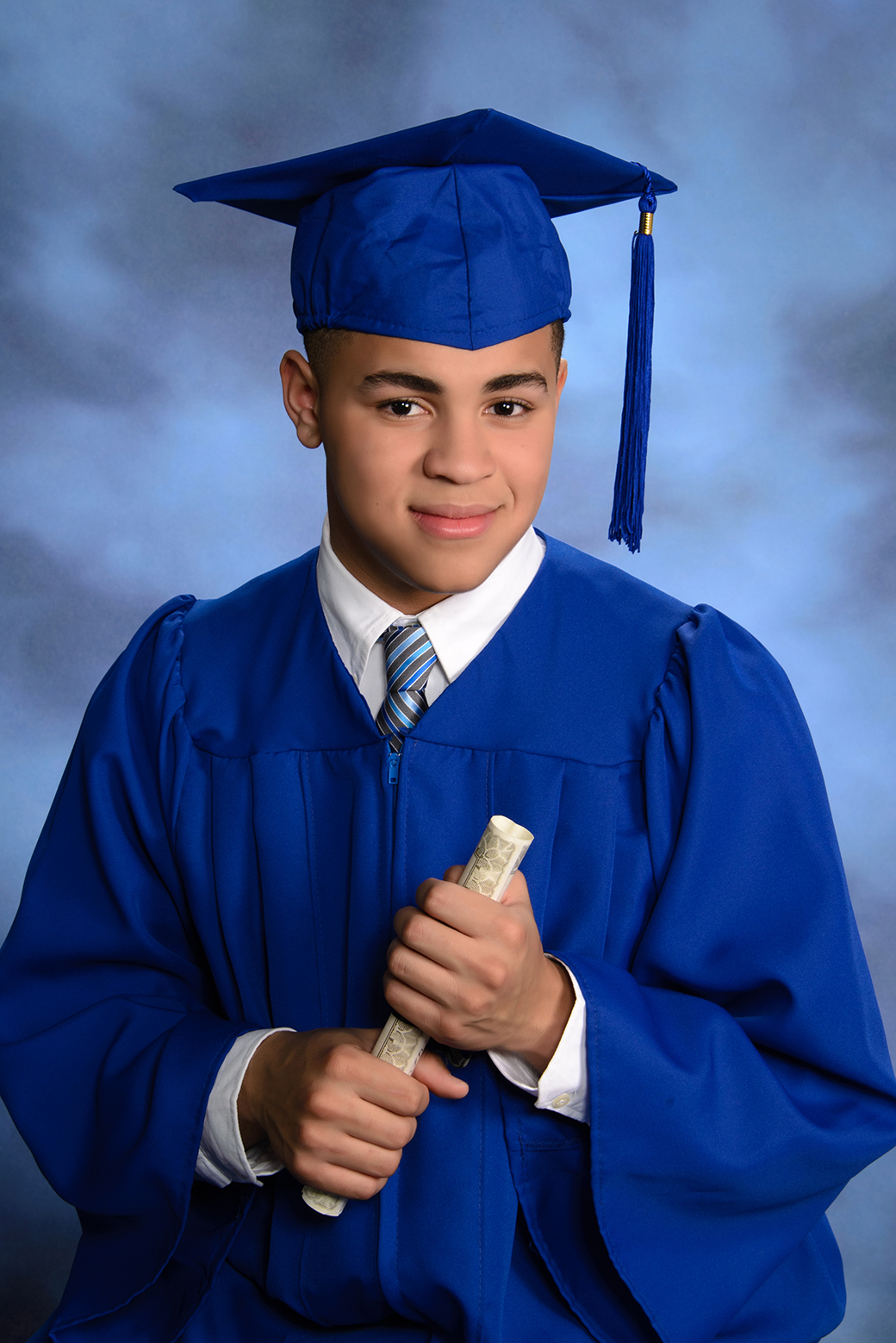 Grad Photos | Prestige Grad Portraits